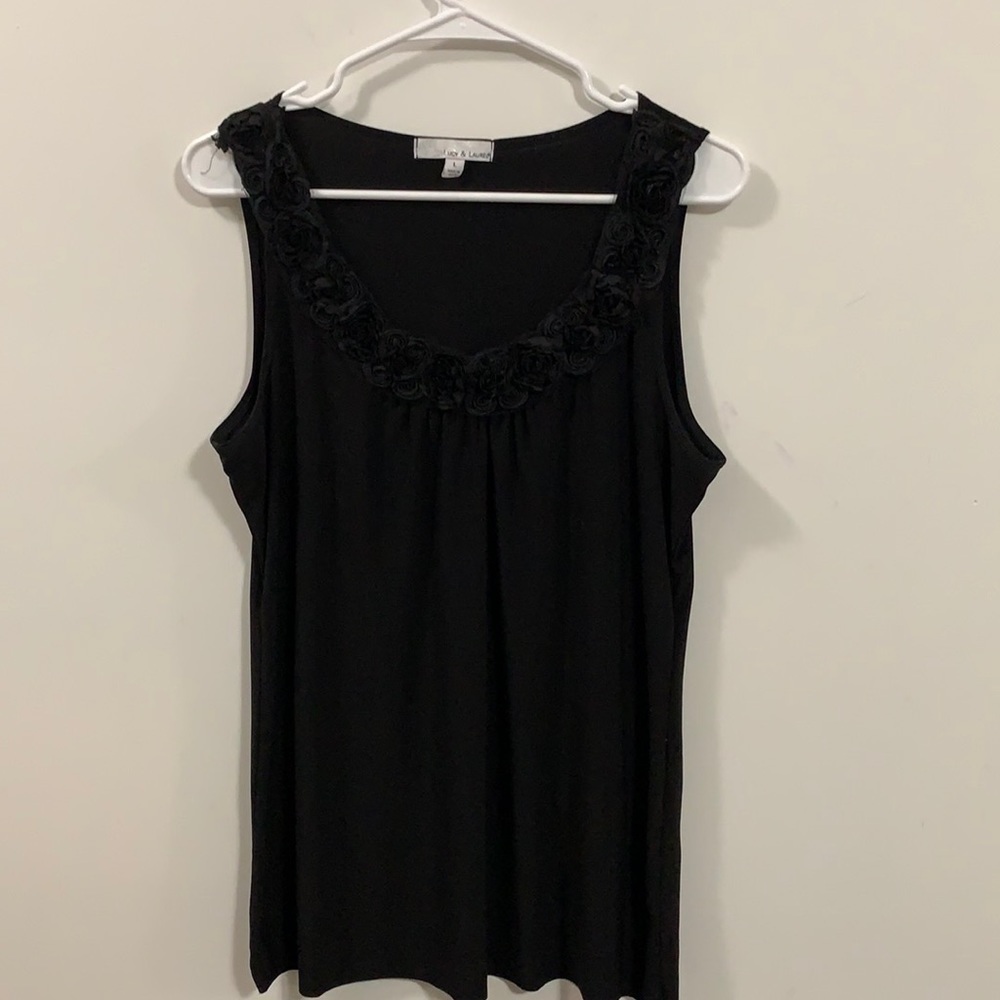 Women’s Lucy & Laurel tank top w embellishments